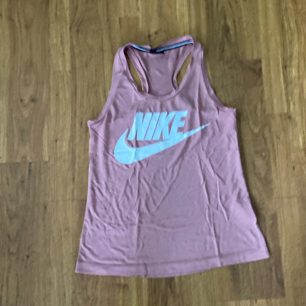 NIKE essential Logo Tank in pink/white